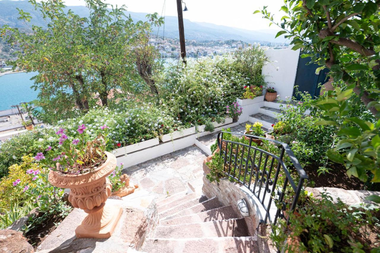 Traditional House Under The Clock Tower With Sweet View Poros Town Exterior foto