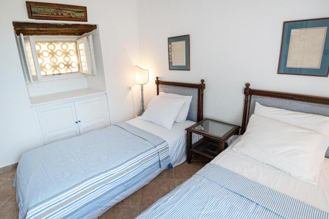 Traditional House Under The Clock Tower With Sweet View Poros Town Exterior foto