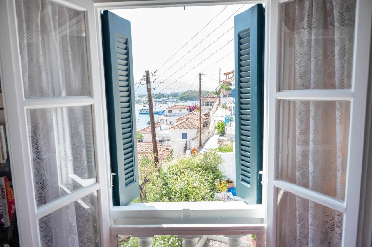 Traditional House Under The Clock Tower With Sweet View Poros Town Exterior foto