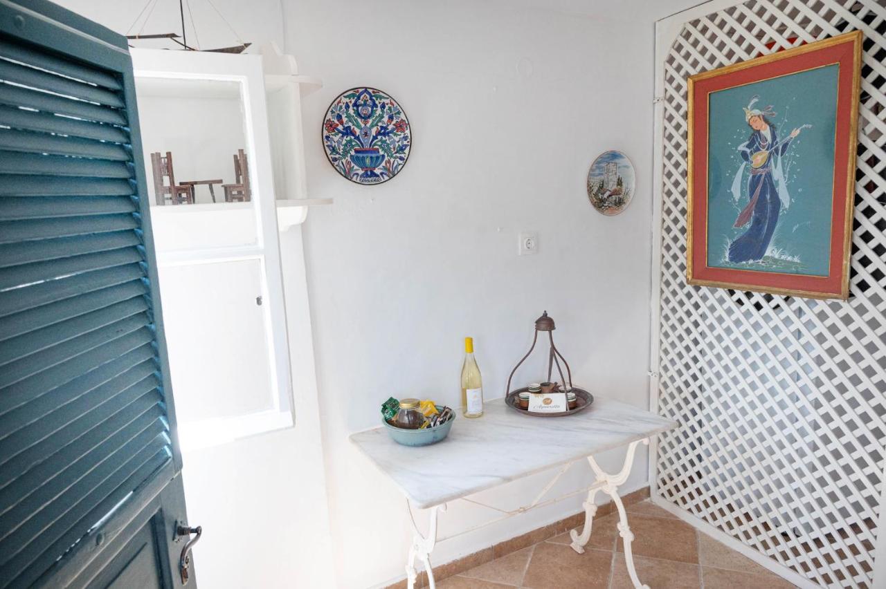 Traditional House Under The Clock Tower With Sweet View Poros Town Exterior foto